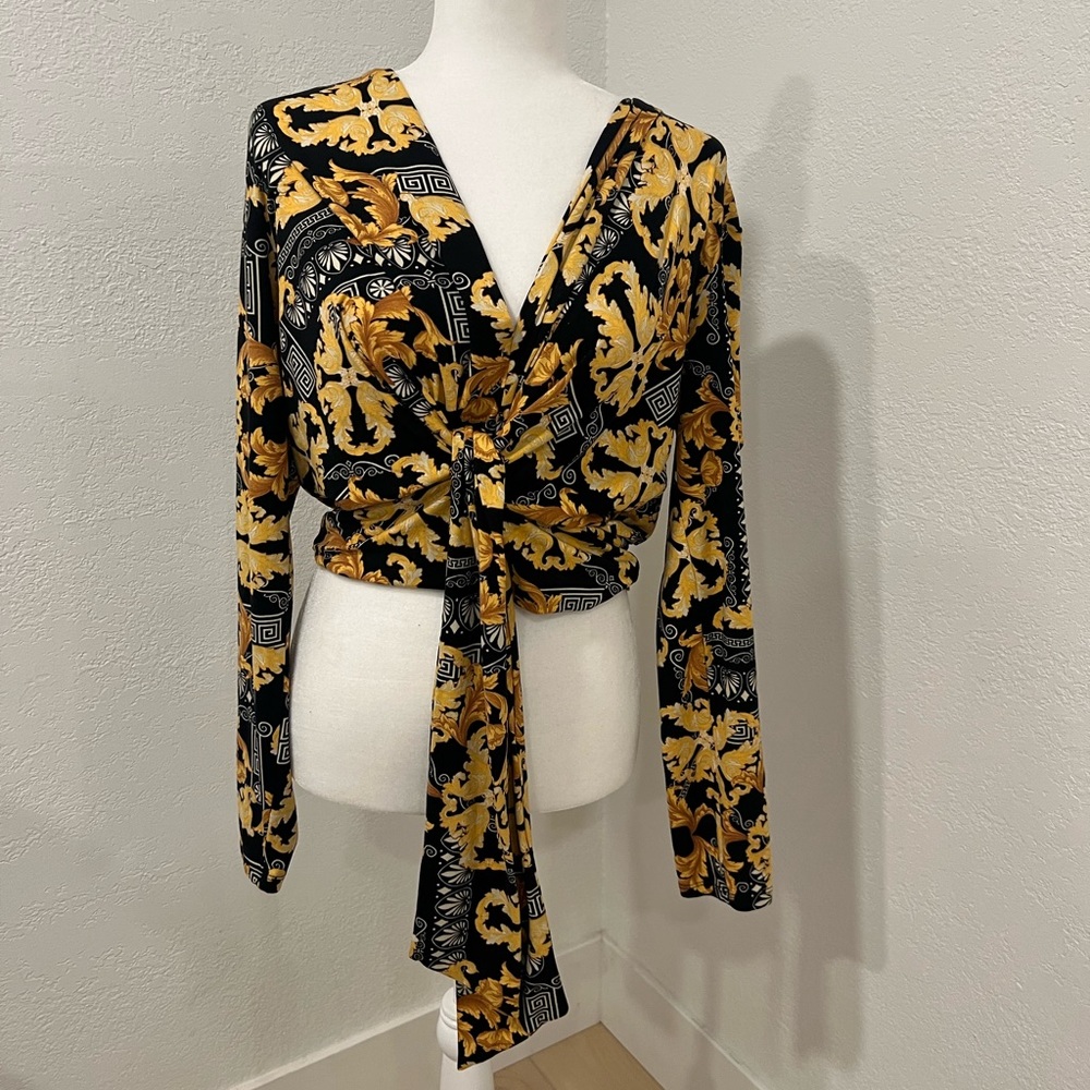Privy top gold and black